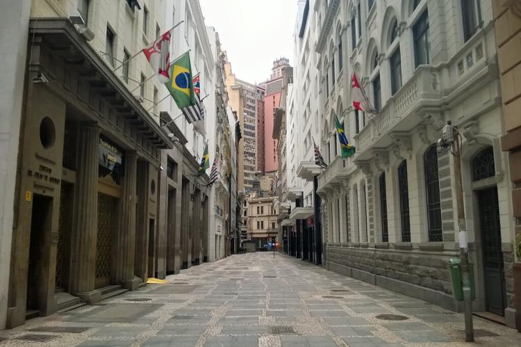 Rua Álvares Penteado in downtown Sao Paulo, a few meters away from both the City Hall and the Stock Exchange