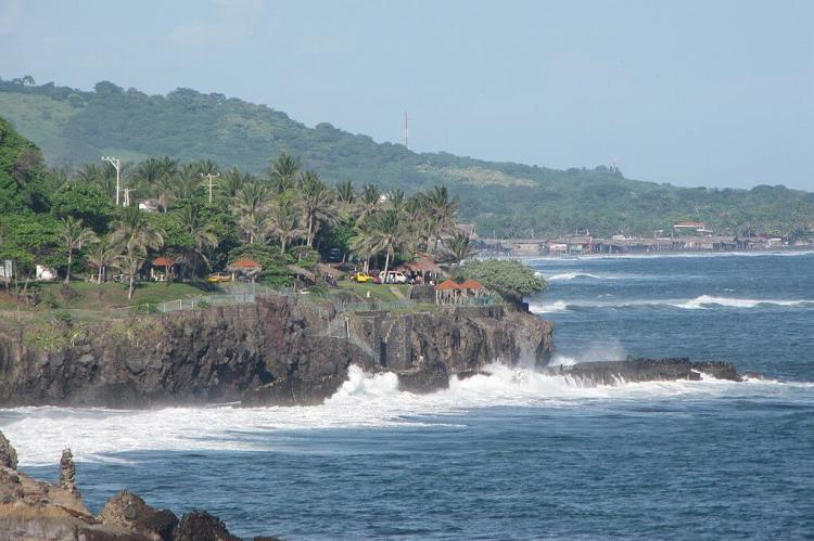 View of the Balsamo coast, La Libertad, El Salvador